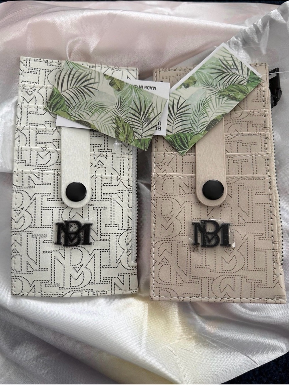 Badgley Mischka White & Beige Logo Card Bundle of 8